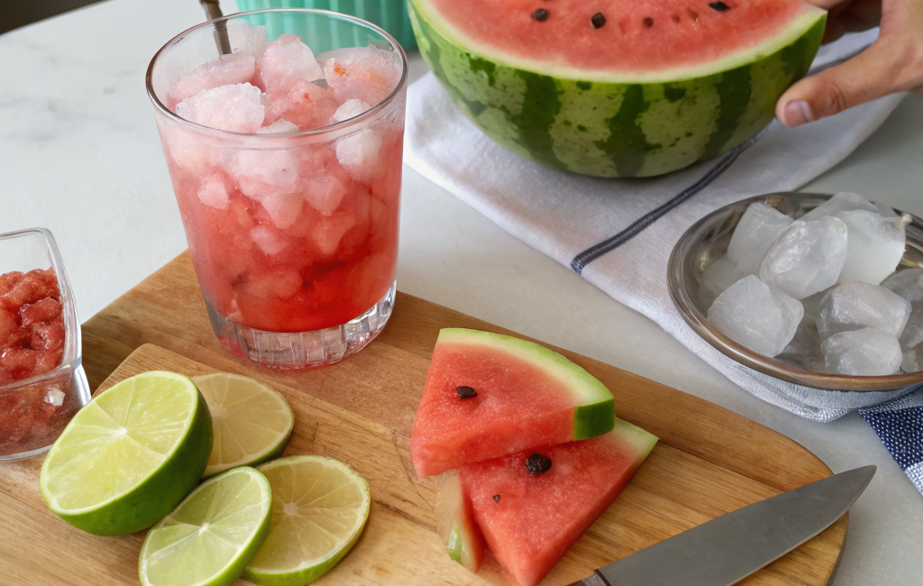 How to Make a Refreshing Watermelon DrinkIngredients